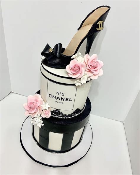 chanel buttercream chocolate cake|Chanel no 5 cake.